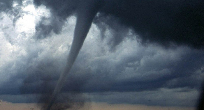  Un potente tornado azota Rumanía 