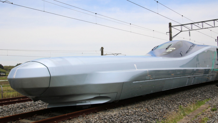    VIDEO  : Japón presenta el prototipo terminado y listo para pruebas del tren bala que viaja a 360 km/h  
