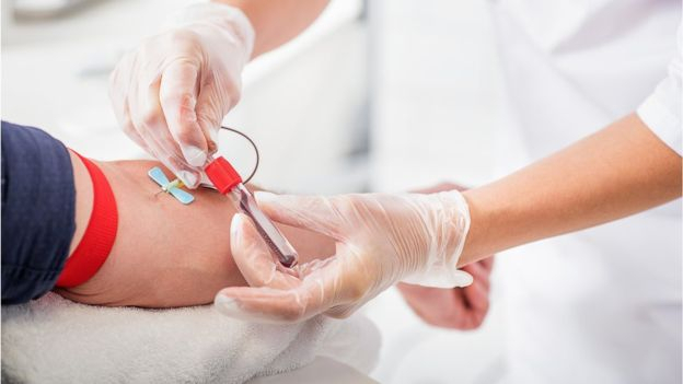 لماذا يخرق رجال مثليون قواعد التبرع بالدم؟