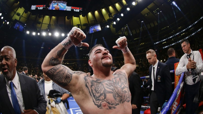 El boxeador mexicano-estadounidense Andy Ruiz vence a Anthony Joshua y se queda con sus títulos mundiales de peso pesado