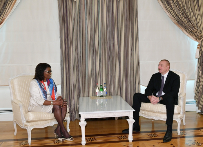   Presidente Aliyev recibe a la directora regional del Banco Mundial  