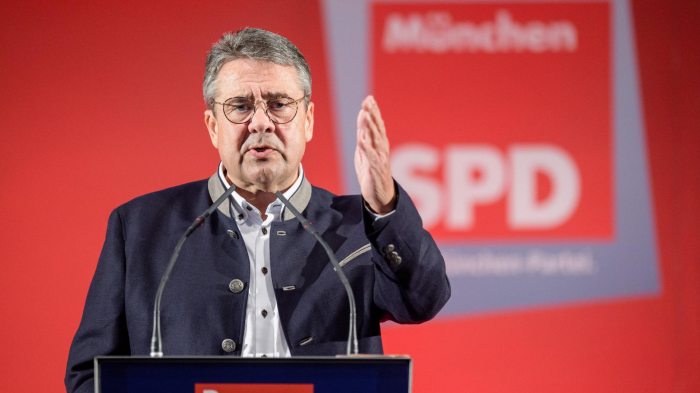 Gabriel fordert von SPD rigidere Einwanderungspolitik