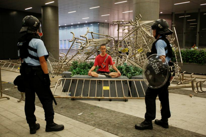 Proteste in Hongkong - Zusammenstöße vor dem Parlament