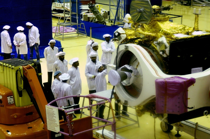   India lanzará su segunda misión a la Luna el 15 de julio  