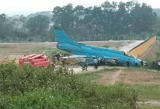 Military plane crashes in central Vietnam, 2 pilots die