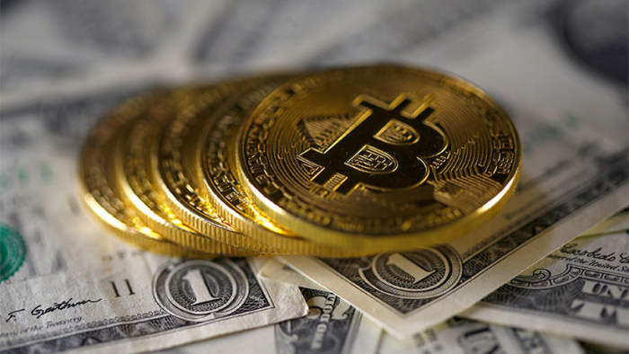 El bitcóin supera la barrera de los 10.000 dólares por primera vez en más de un año