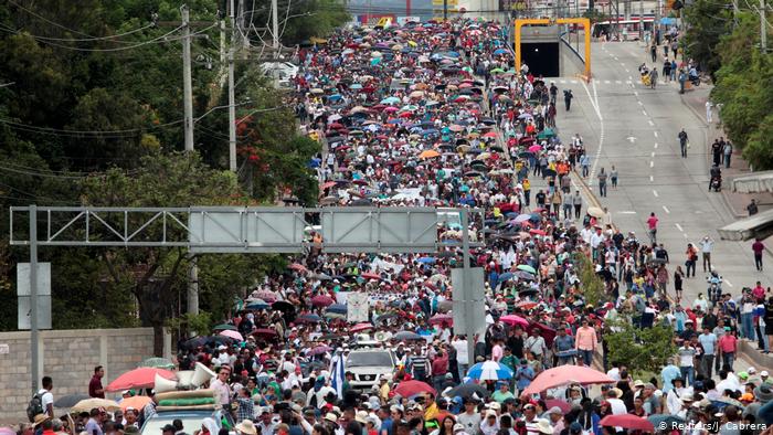   Continúan las protestas y el cierre de los centros educativos en Honduras  