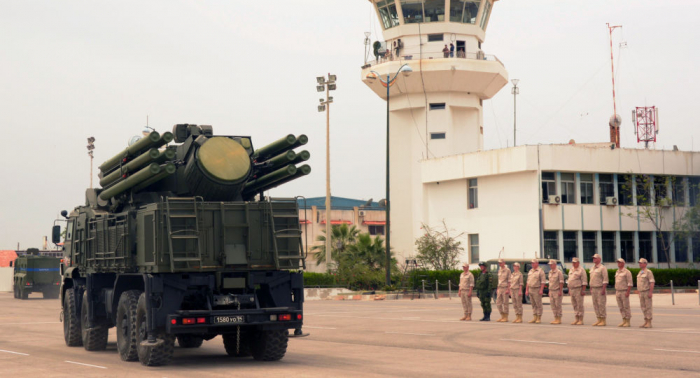 Syrien: Terroristen attackieren russische Hmeimim-Basis – Raketenabwehr greift ein