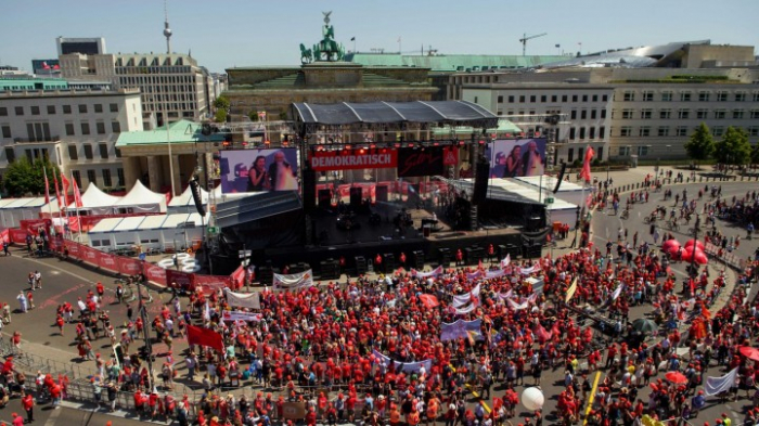 Zehntausende bei Gewerkschafts-Demo