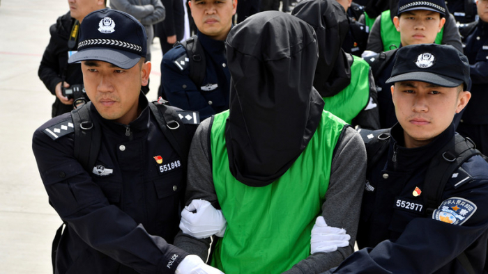 Ejecutan en China a un empresario por violar a 25 niñas