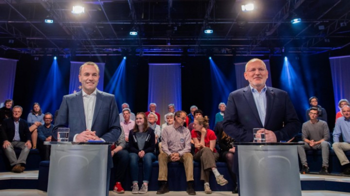   Merkel:   „Weber und Timmermans Teil der Lösung“