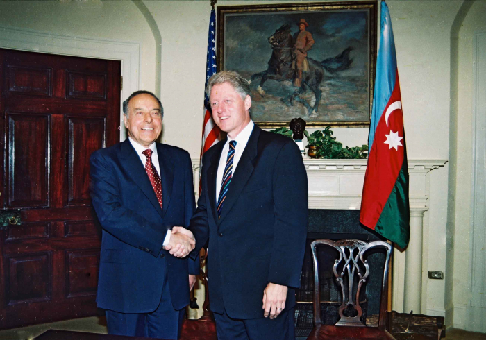  Los pensamientos de Bill Clinton sobre gran líder nacional Heydar Aliyev 