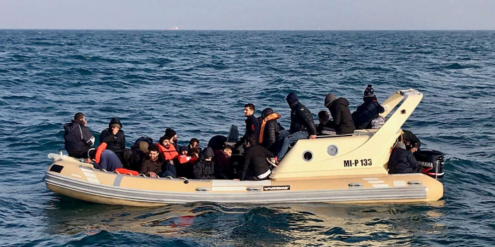 Des dizaines de migrants bloqués au large de la Tunisie