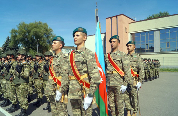   جنود أذربيجانيون يشاركون في عرض عسكري في بيلاروسيا  
