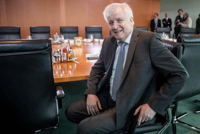 Horst Seehofer: Gesetzentwurf zu Überwachung durch Geheimdienste: Angriff auf Pressefreiheit?