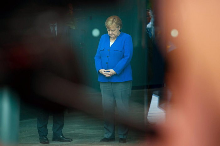 Angela Merkel tritt vor Mieterbund - Berliner Initiative für Volksbegehren