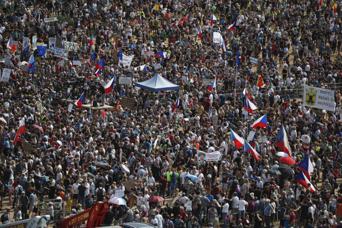  Tschechien:  Der Druck der Straße auf Babis nimmt massiv zu