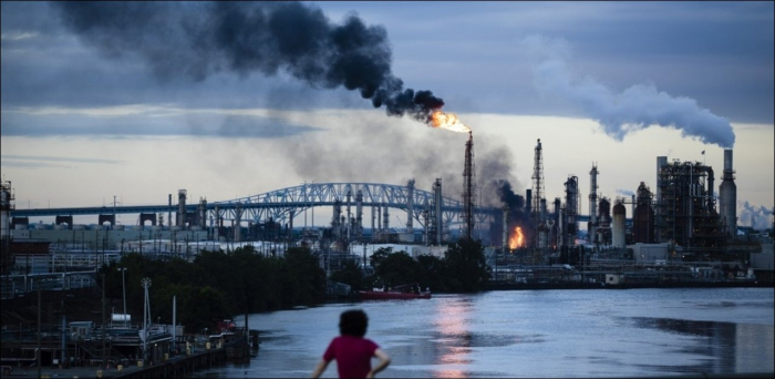   USA : gros incendie dans une raffinerie à Philadelphie  