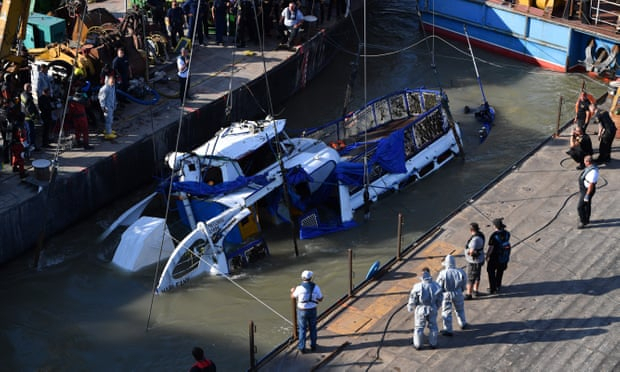 More bodies found as Budapest tour boat salvage work begins