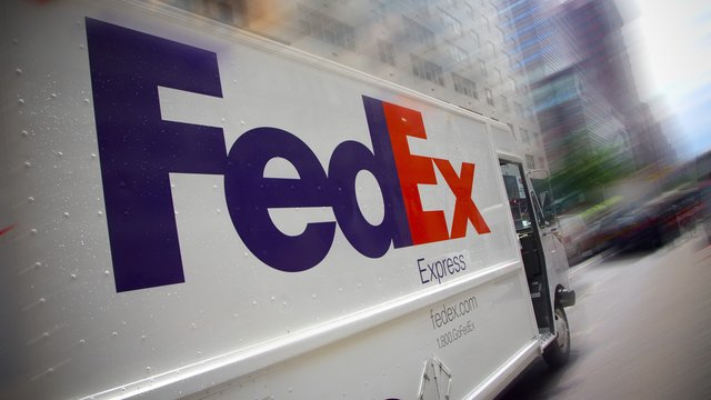Chine: enquête contre FedEx après le détournement de colis de Huawei
