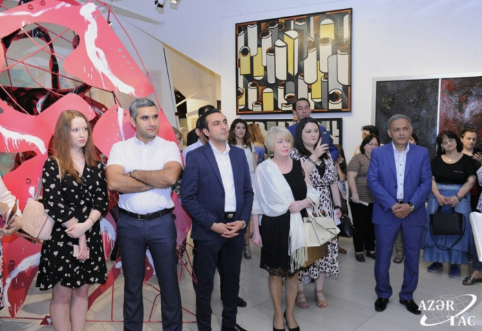  Se inaugura una exposición del Embajador de Grecia en Azerbaiyán 