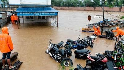 فيضانات نيبال والهند تقتل العشرات