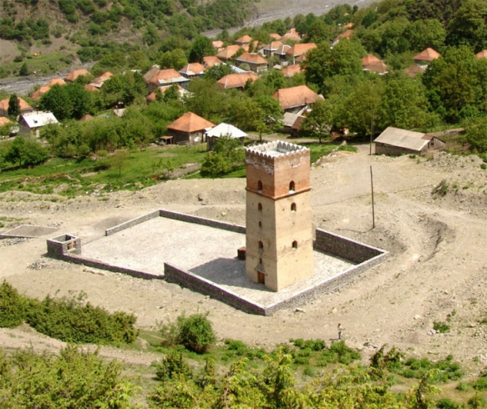  Ilisu - Antigua aldea en el distrito Gakh de Azerbaiyán 