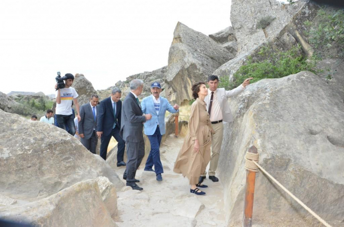   Die Generaldirektorin der UNESCO besucht das nationale historisch-künstlerische Reservat Gobustan  