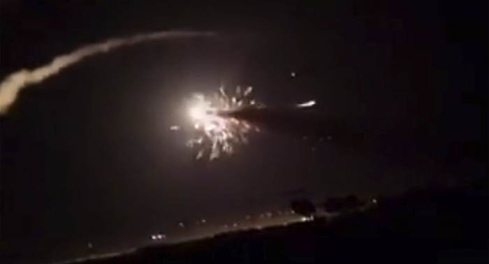 Publican el     vídeo     de un ataque con misiles contra Damasco