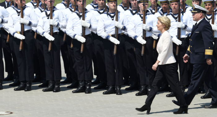 „Großes Aufatmen durch alle Offiziers- und Mannschaftsränge“ – Ex-BDI-Chef Henkel zu von der Leyen