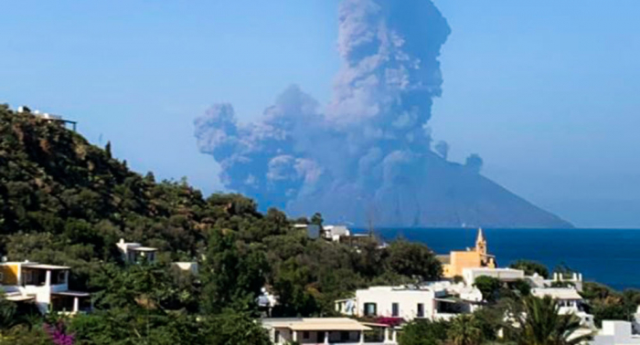   Italien: Heftiger Vulkanausbruch von Stromboli weckt Panik – ein Toter  