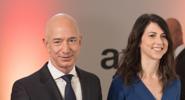 Fundador de Amazon oficializa su divorcio de MacKenzie Bezos