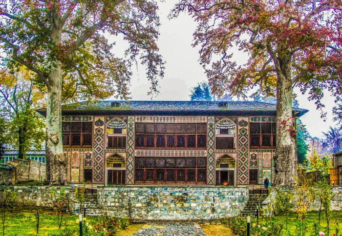  Das historische Zentrum von Scheki und der Palast der Scheki Khans gehören zum  UNESCO  -Weltkulturerbe 