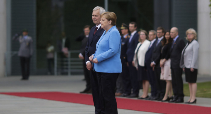     Sorgen um die Kanzlerin:   Merkel erleidet zum dritten Mal Zitteranfall –   Video    