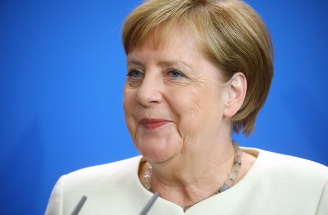   Merkels Zittern befeuert Debatte um Länge ihrer Amtszeit  