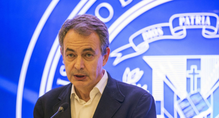 Zapatero reconoce su culpa en una 