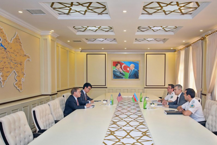   Vusal Huseynov se reúne con el embajador estadounidense  