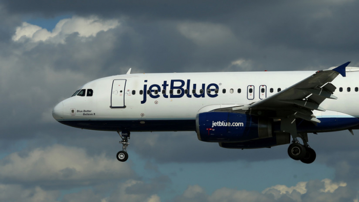 Un "olor inusual" a bordo obliga a desviar un vuelo de la aerolínea JetBlue