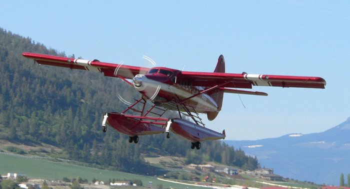3 killed, 4 missing in Canada floatplane crash