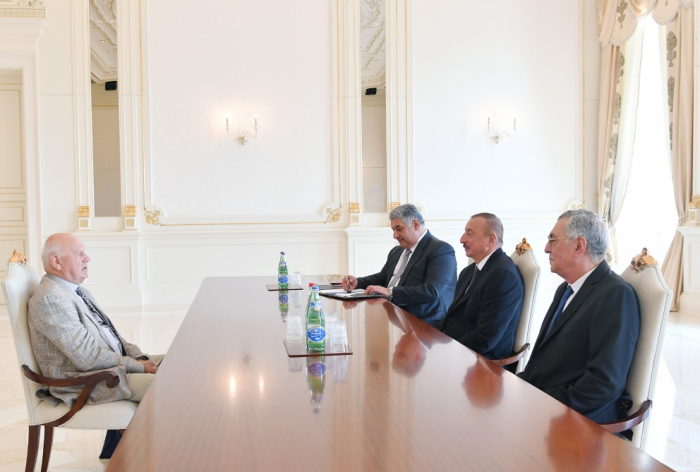  Le président Ilham Aliyev a reçu le président des Comités olympiques européens 