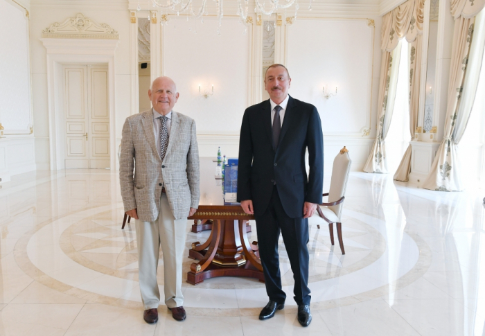   Präsident Ilham Aliyev empfängt EOC-Präsident   