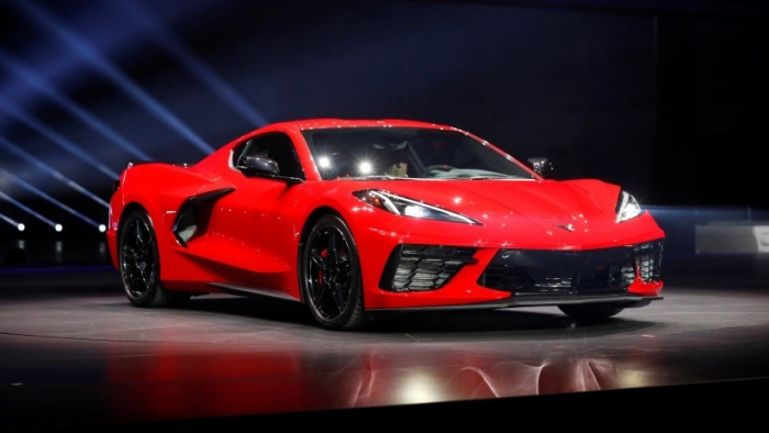   FOTOS:   Chevrolet presenta el primer Corvette con motor central en su historia