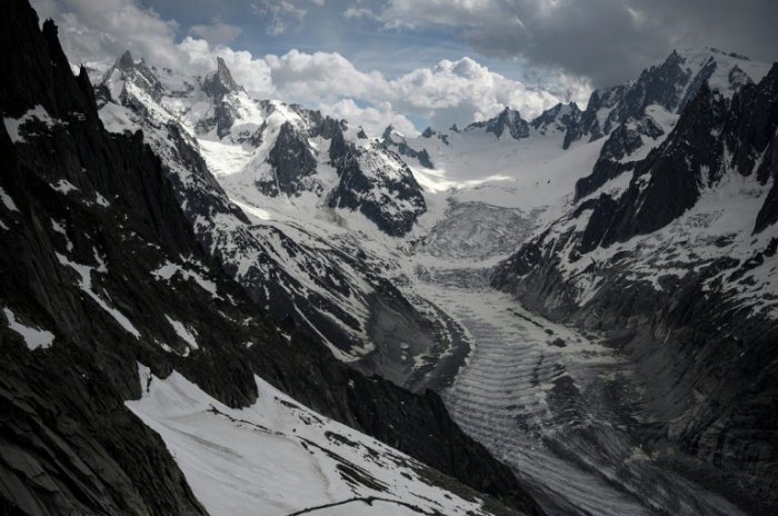 Shrinking glaciers and rockfalls point to climate change in Alps