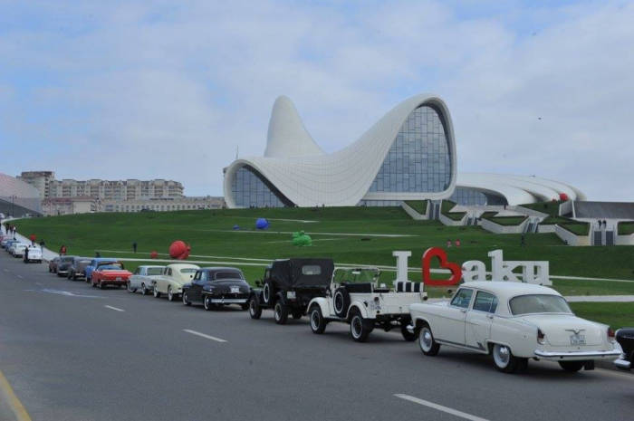   Bakú acogerá un desfile de autos clásicos  