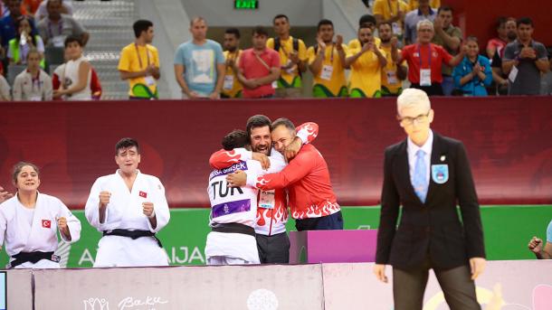  Deportistas turcos obtienen 27 medallas en el FOJE de Bakú 