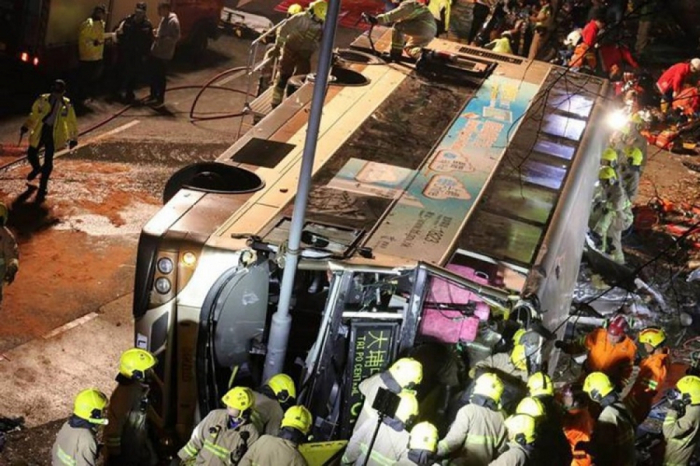 Honkonqda iki avtobus toqquşub, 77 nəfər yaralanıb