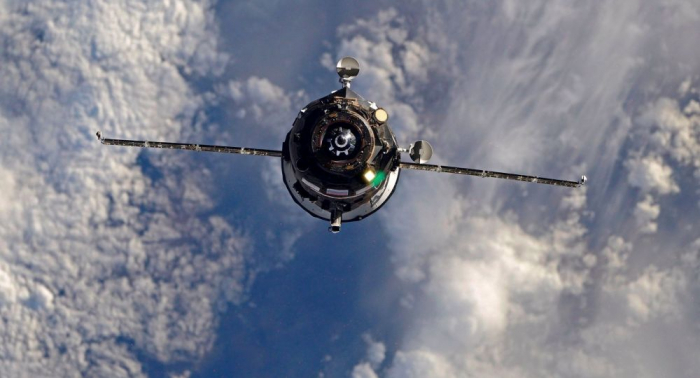   Russischer Raumfrachter zerbricht in Atmosphäre – ISS-Astronaut fotografiert „Feuerwerk“  