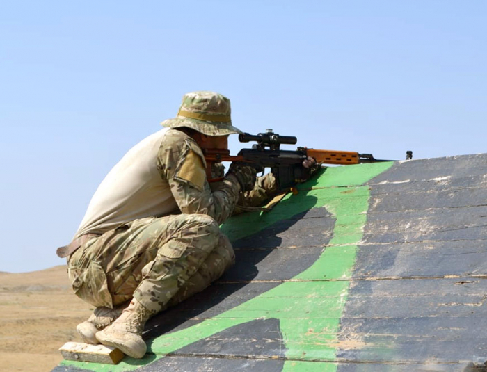 Militares azerbaiyanos parten rumbo a Belarús Militares azerbaiyanos parten rumbo a Belarús