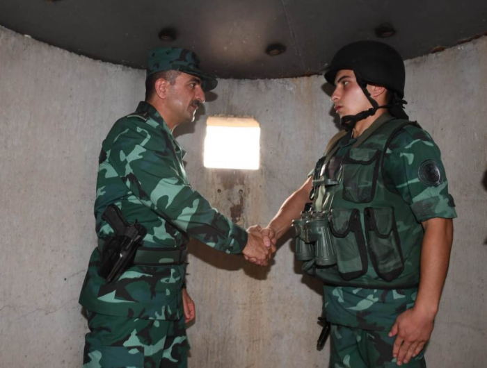   Jefe del Servicio Estatal de Fronteras de Azerbaiyán inspecciona la actividad de combate en la frontera con Armenia  