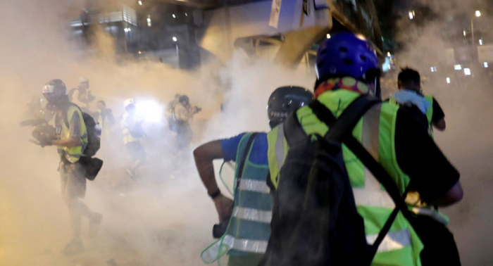 Acusados de choques con la policía en Hong Kong podrían ser liberados bajo fianza